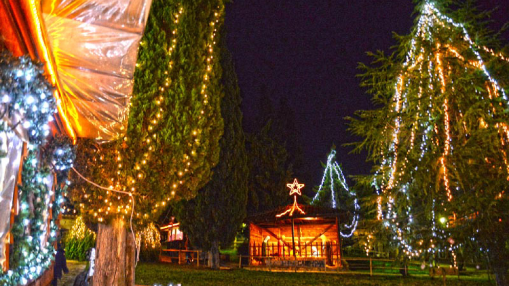 Χριστουγεννιάτικες εκδηλώσεις Δ.Ε. Αιγινίου 2016 "η αυλή του αη Βασίλη"