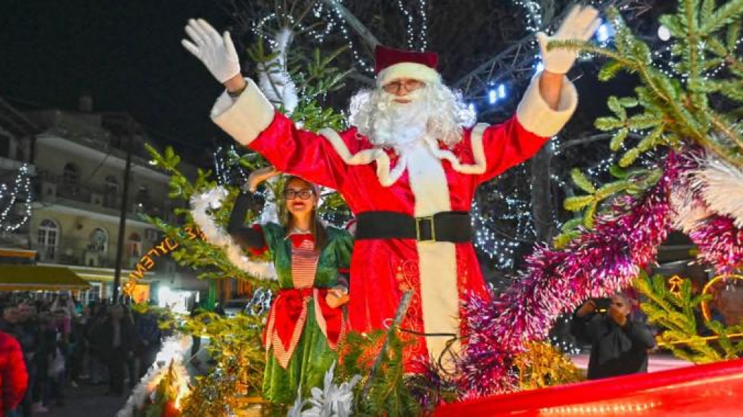 Τελευταίο άναμμα Χριστουγεννιάτικου Δέντρου στον Κολινδρό με μεγάλη συμμετοχή πολιτών