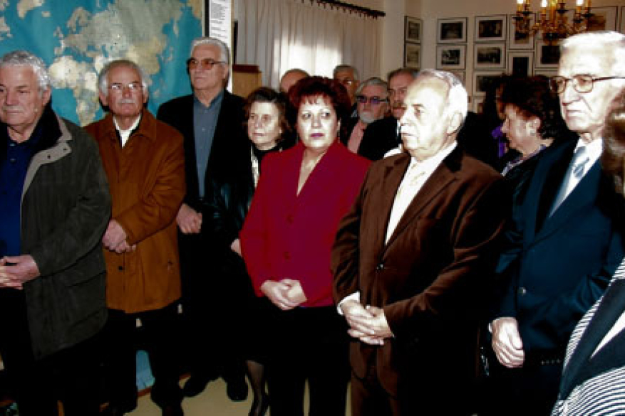 Οι παριστάμενοι στο εσωτερικό του χώρου